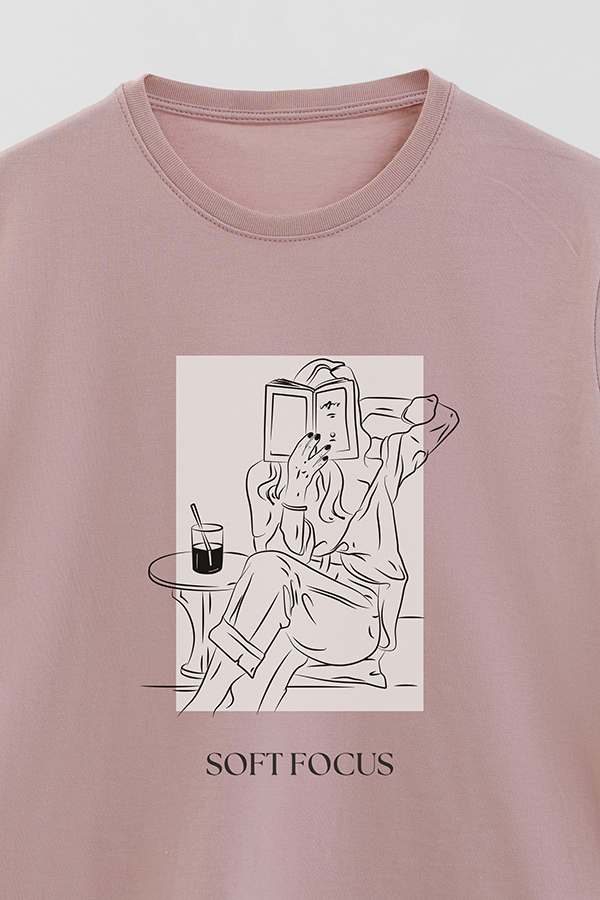 REMERA BASICA ESTAMPADA SOFT FOCUS