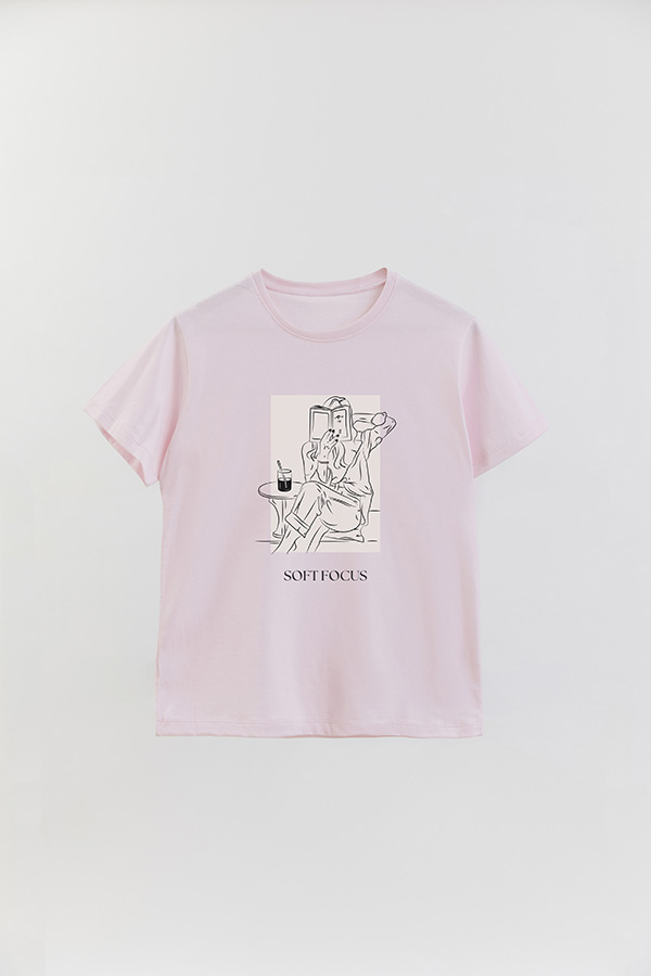 REMERA BASICA ESTAMPADA SOFT FOCUS