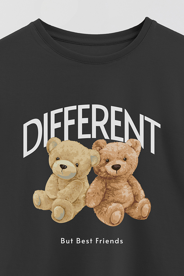 REMERA GB OVERSIZE DIFFERENT