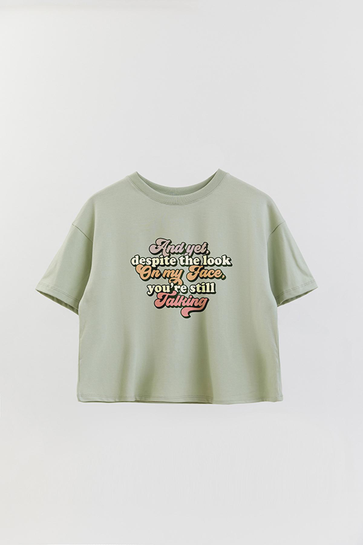 REMERA CROP ESTAMPADA LV5 AND YET