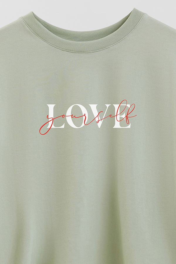 REMERA CROP ESTAMPADA LOVE YOURSELF