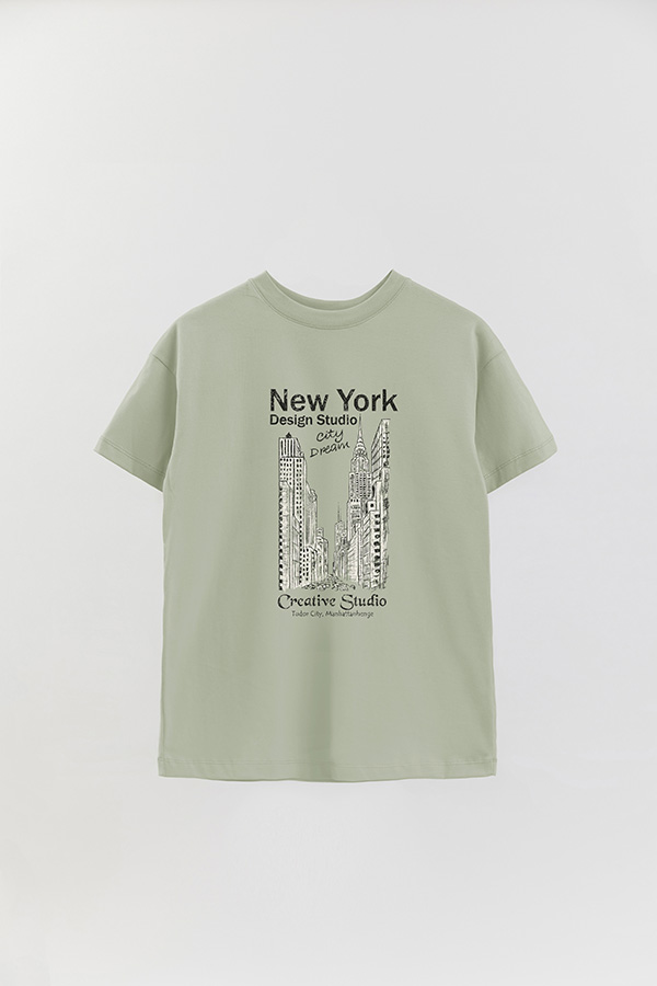 REMERA OVER ESTAMPADA NEW YORK DESIGN STUDIO