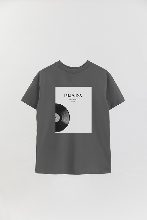 REMERA OVER ESTAMPADA MAGAZINE 161