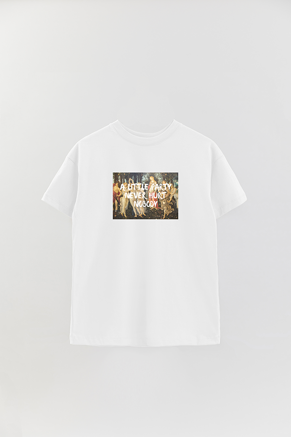 REMERA OVER ESTAMPADA ART COLLECTION 86 A LITTLE PARTY