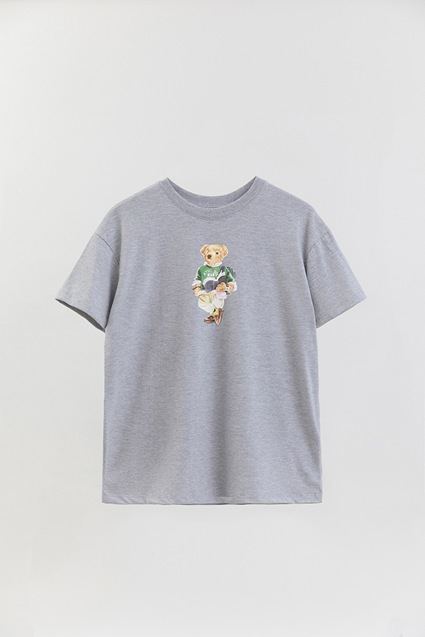 REMERA OVER ESTAMPADA UNISEX BEAR READING