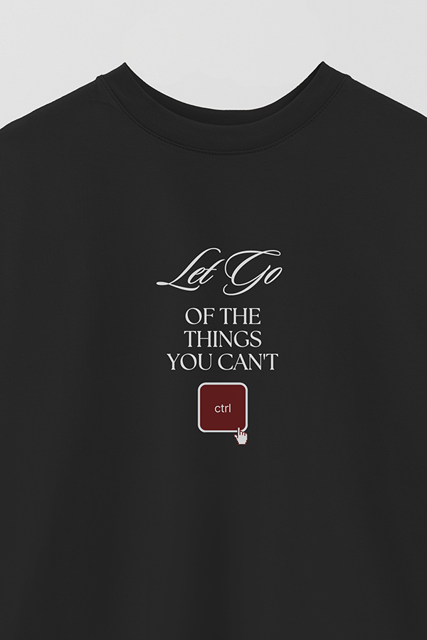 REMERA OVER ESTAMPADA MNM LET GO OF THE THINGS YOU CAN'T