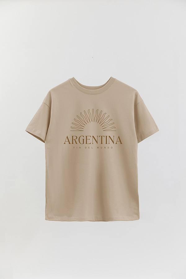 REMERA OVER ESTAMPADA ARG MS FIN DEL MUNDO