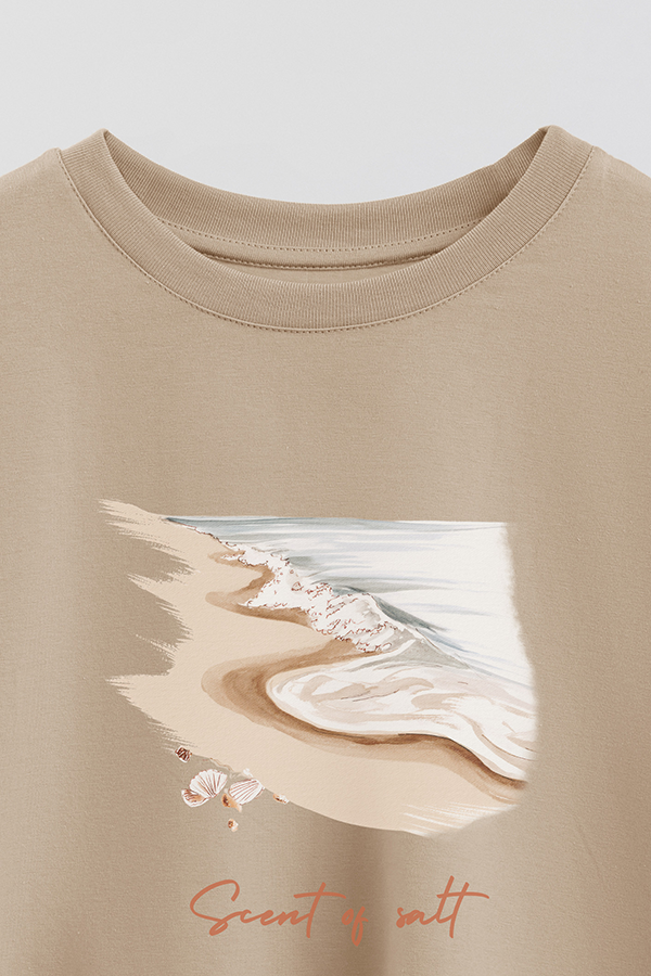 REMERA CROP ESTAMPADA COASTAL SCENT OF SALT