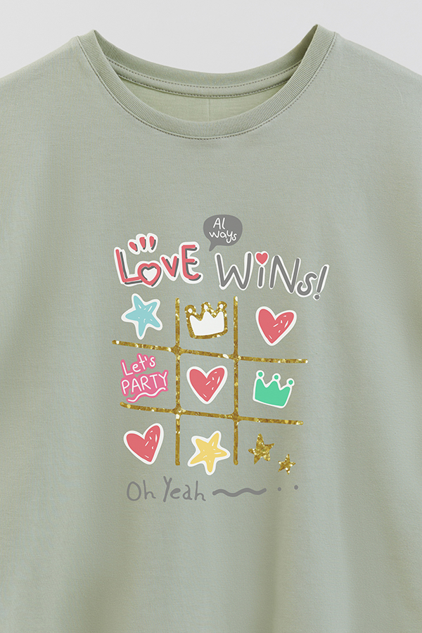 REMERA GIRL OVER LOVE WINS