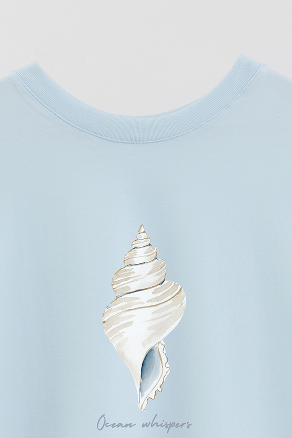 REMERA CROP ESTAMPADA COASTAL OCEAN WHISPERS
