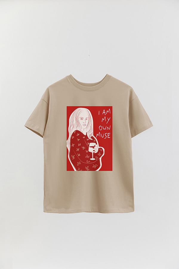 REMERA OVER ESTAMPADA IM MY OWN MUSE
