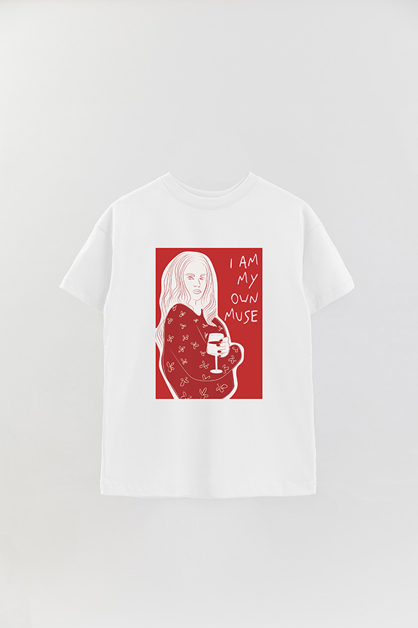 REMERA OVER ESTAMPADA IM MY OWN MUSE