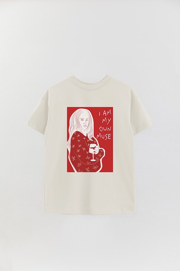 REMERA OVER ESTAMPADA IM MY OWN MUSE