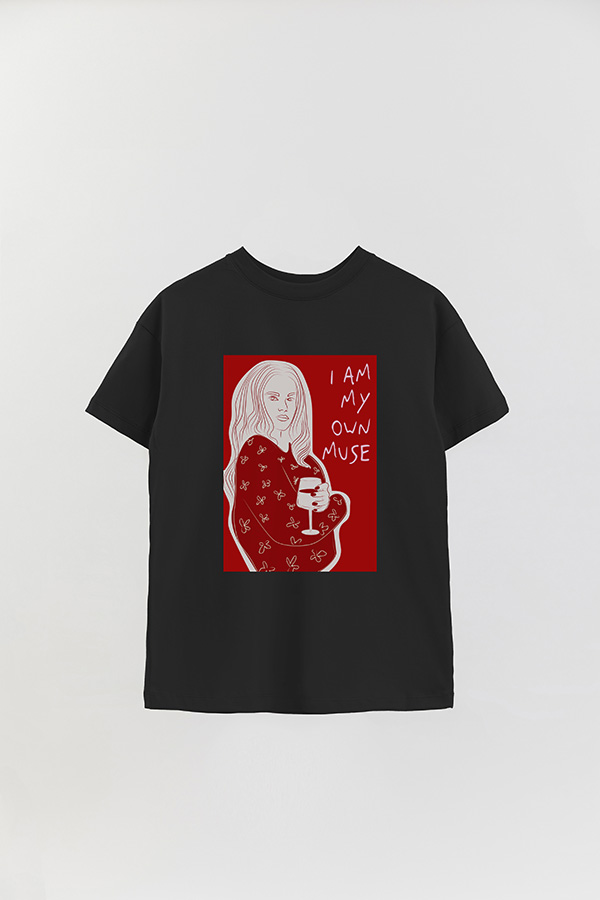 REMERA OVER ESTAMPADA IM MY OWN MUSE