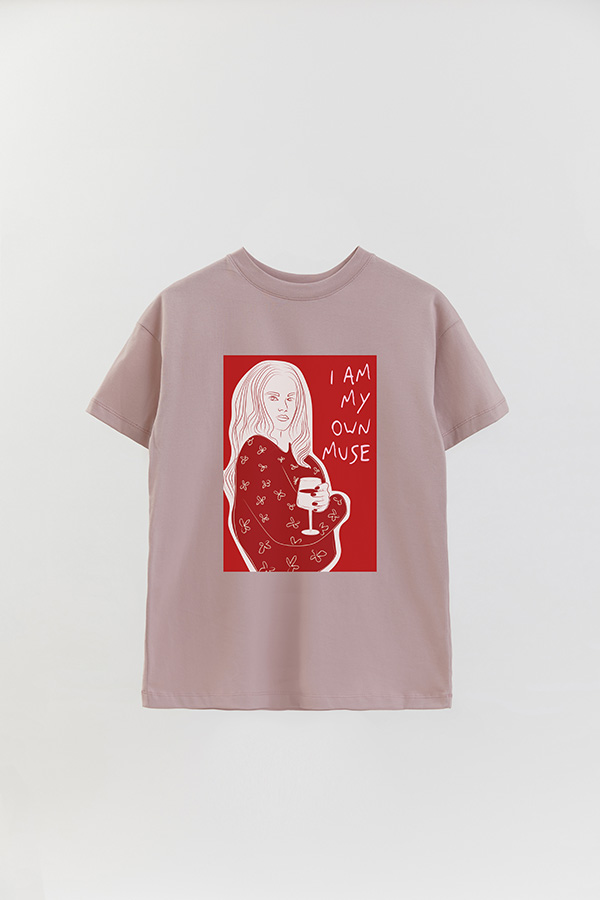REMERA OVER ESTAMPADA IM MY OWN MUSE
