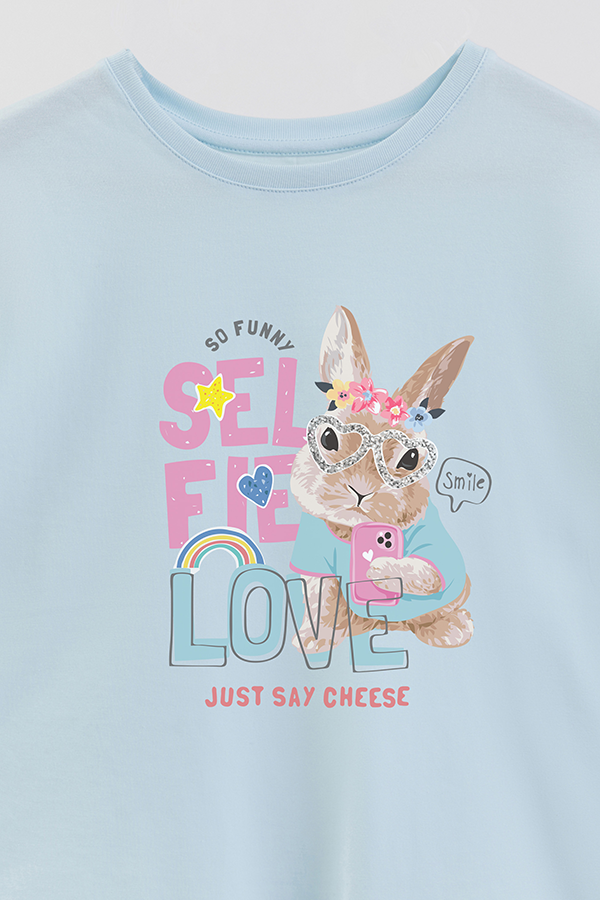 REMERA GIRL OVER SELFIE LOVE