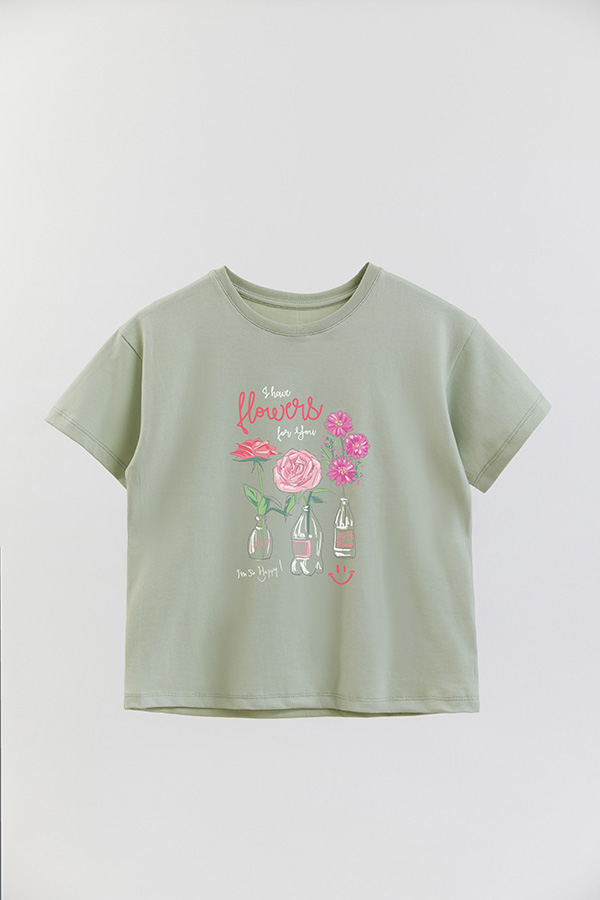 REMERA GIRL OVER FLOWERS FOR YOU