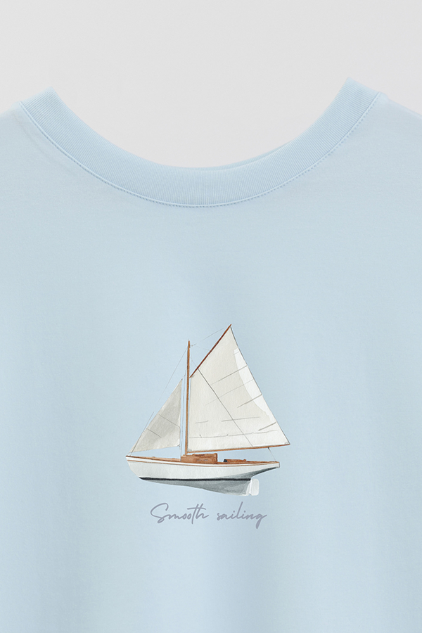 REMERA CROP ESTAMPADA COASTAL SMOOTH SAILING