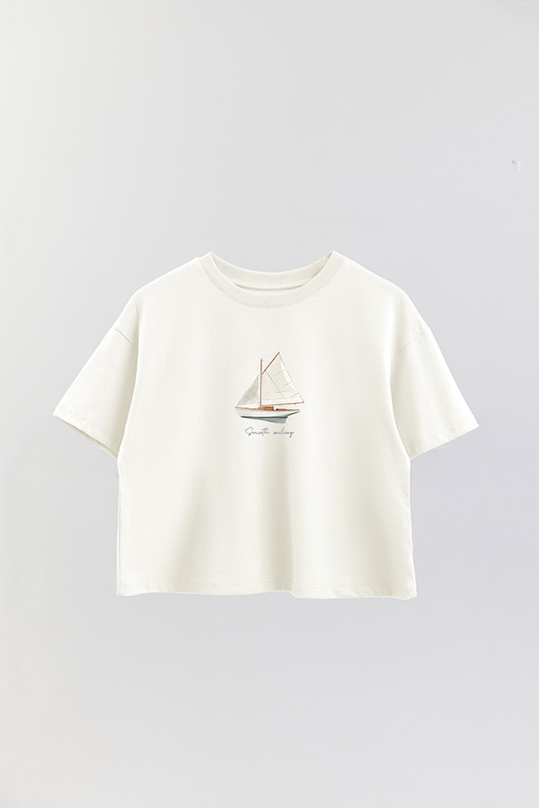 REMERA CROP ESTAMPADA COASTAL SMOOTH SAILING