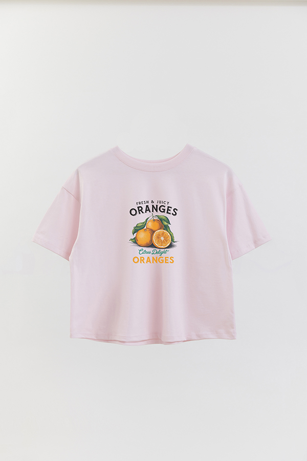 REMERA CROP ESTAMPADA HARVEST FRESH JUICY ORANGES