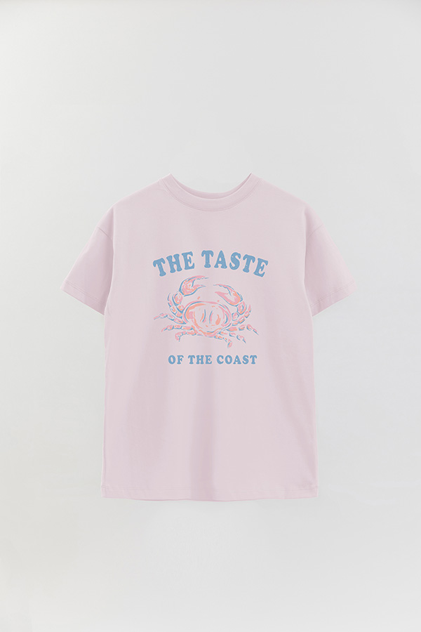 REMERA OVER ESTAMPADA THE TASTE OF THE COAST