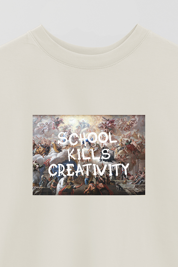REMERA OVER ESTAMPADA ART COLLECTION 36 SCHOOL KILLS CREATIVITY