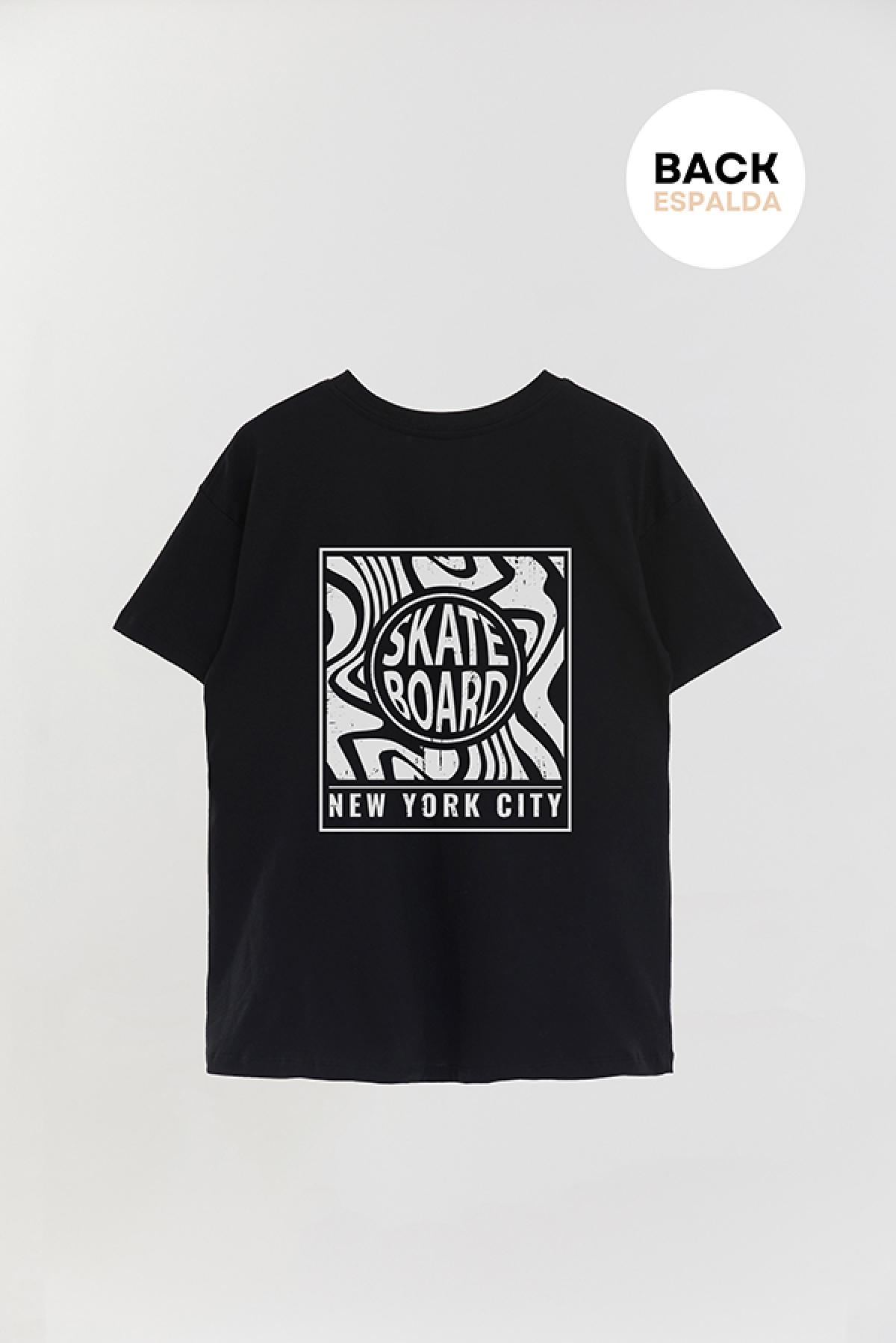 REMERA OVER ESTAMPADA SKATEBOARD NYC