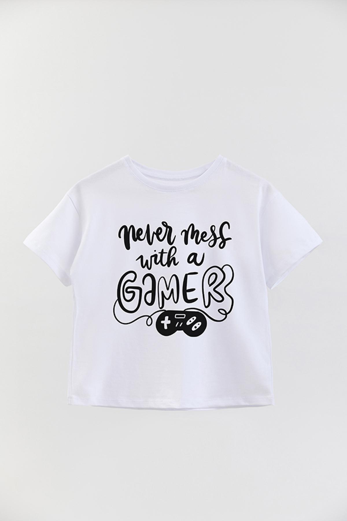 REMERA BOY OVER GM NEVER MESS WITH A GAMER