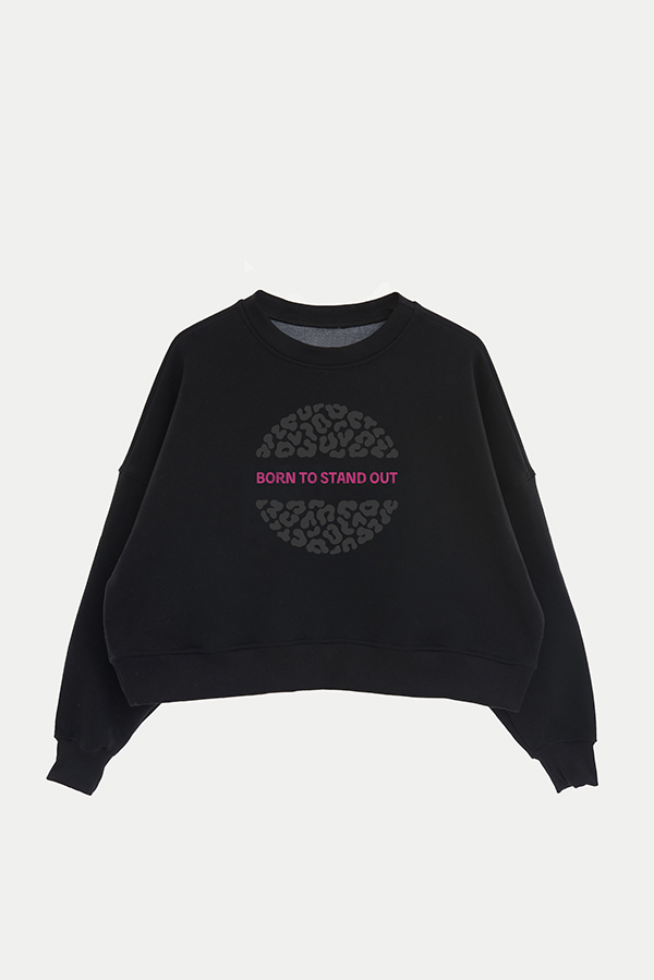 BUZO CROP ESTAMPADO ANIMAL PRINT BORN TO STAND OUT