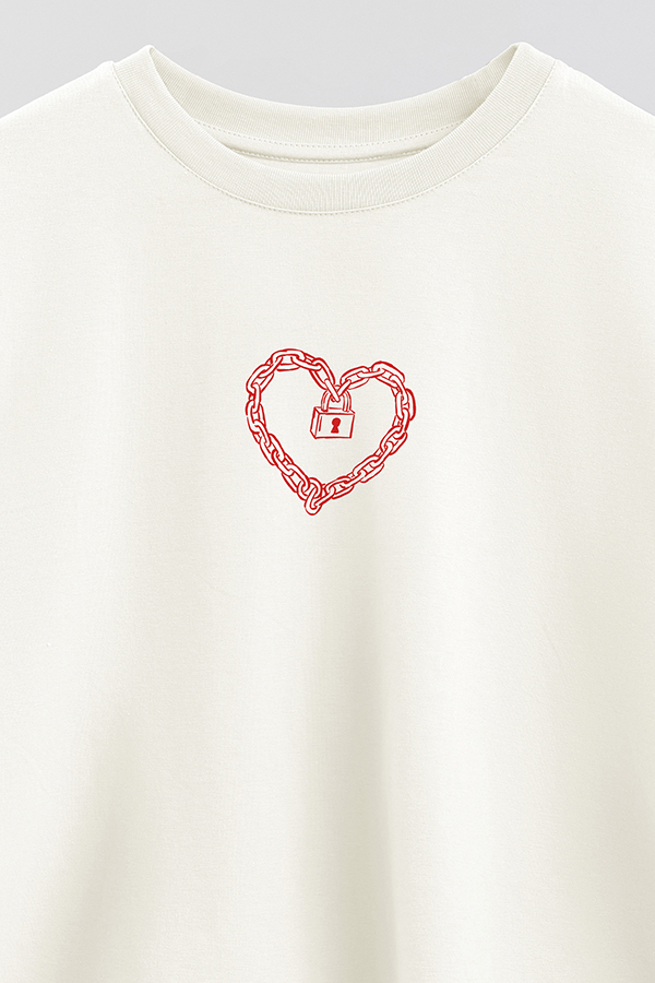 REMERA CROP ESTAMPADA VALENTINE CHAIN