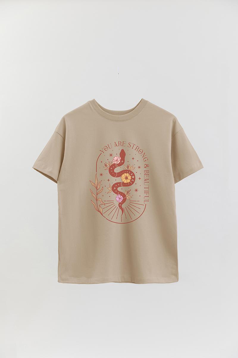 REMERA OVER ESTAMPADA MST YOU ARE STRONG AND BEAUTIFUL