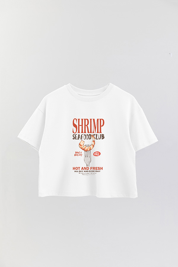 REMERA CROP ESTAMPADA SF SHRIMP SEAFOOD CLUB