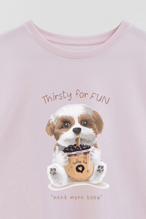 REMERA GIRL OVER DOGGY DREAMS BUBBLE TEA