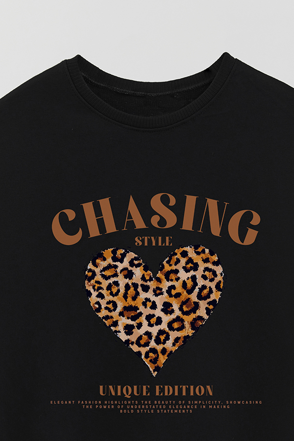 BUZO CREWNECK RUSTICO GIRL ICONIC PRINT CHASING