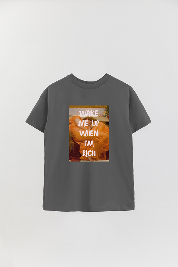 REMERA OVER ESTAMPADA ART COLLECTION 28 WAKE ME UP WHEN I'M RICH