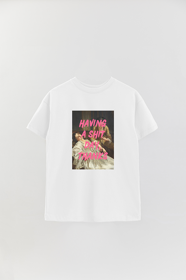 REMERA OVER ESTAMPADA ART COLLECTION 51 HAVING A SHIT DAY