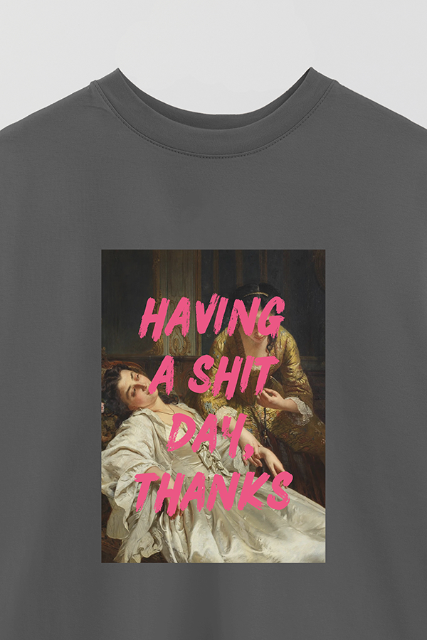 REMERA OVER ESTAMPADA ART COLLECTION 51 HAVING A SHIT DAY