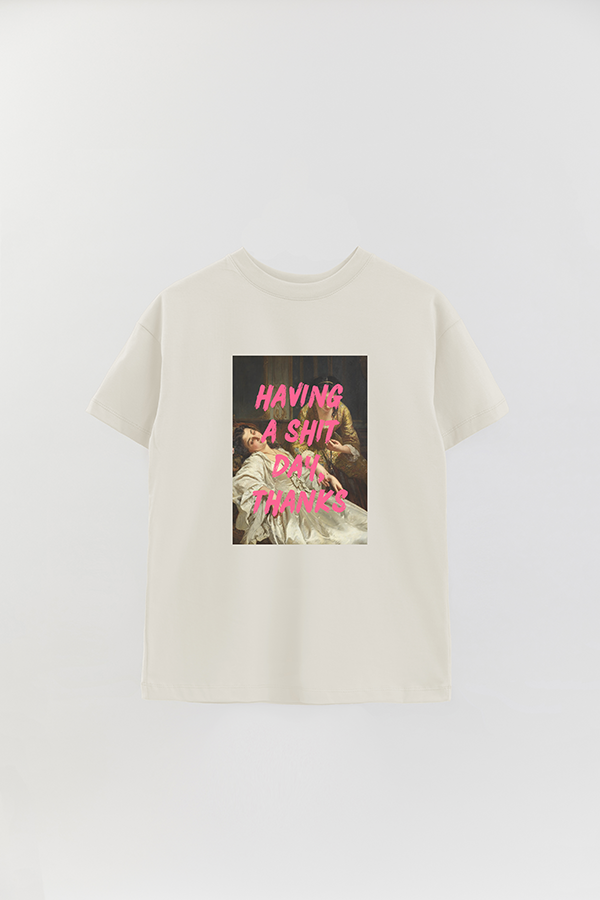 REMERA OVER ESTAMPADA ART COLLECTION 51 HAVING A SHIT DAY