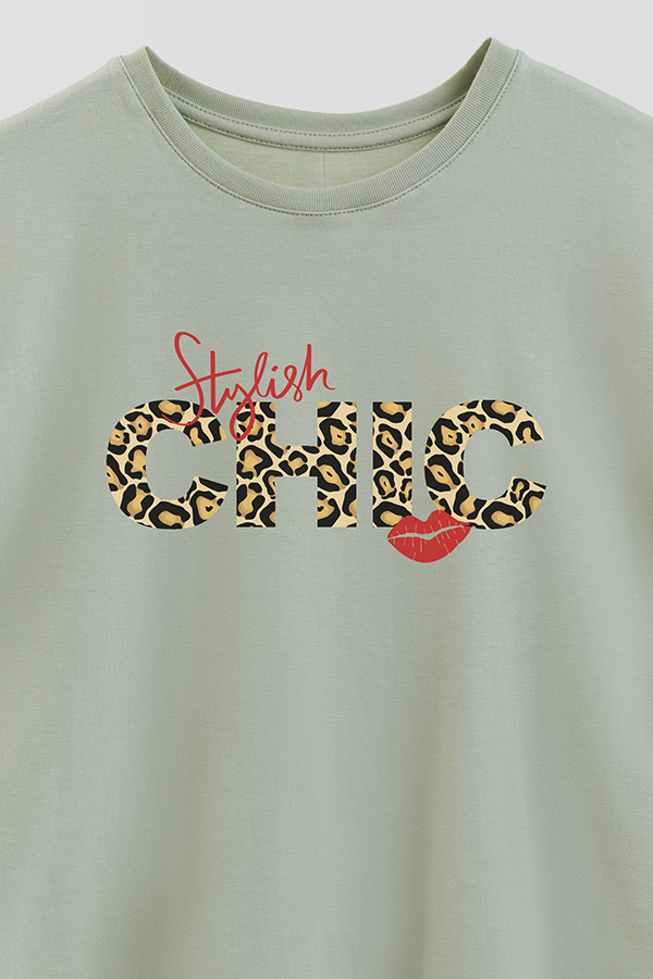 REMERA GIRL OVER CHIC