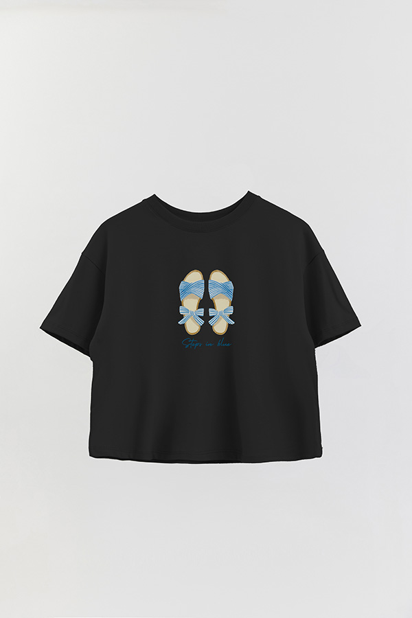 REMERA CROP ESTAMPADA COASTAL STEPS IN BLUE