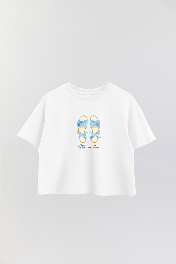 REMERA CROP ESTAMPADA COASTAL STEPS IN BLUE