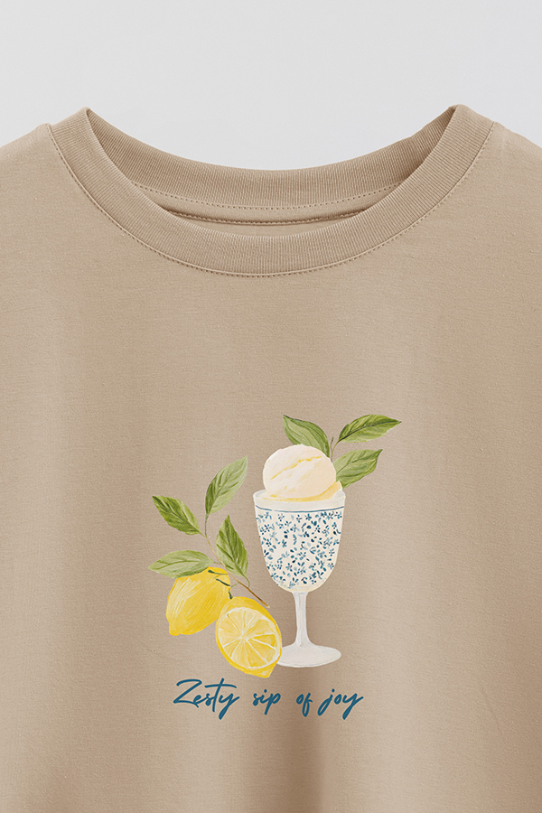 REMERA CROP ESTAMPADA COASTAL ZESTY SIP