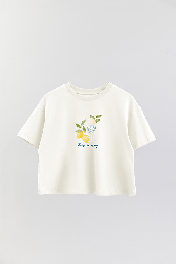 REMERA CROP ESTAMPADA COASTAL ZESTY SIP