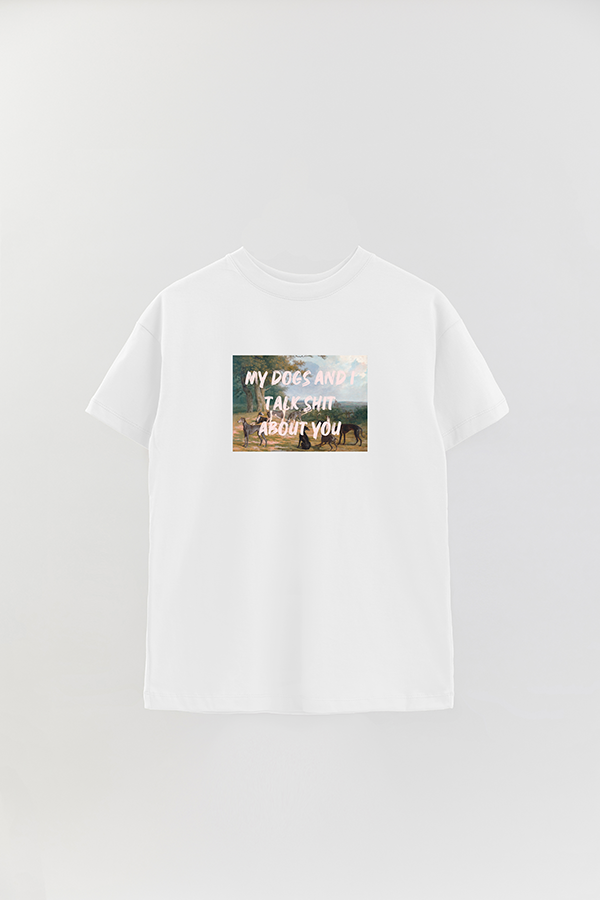REMERA OVER ESTAMPADA ART COLLECTION 66 MY DOGS AND I