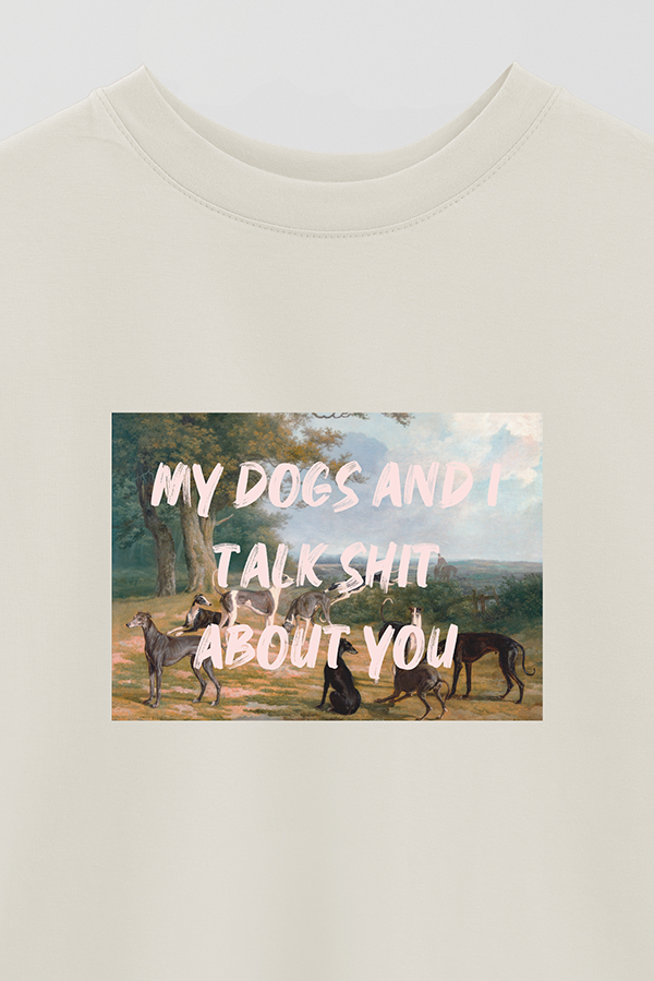 REMERA OVER ESTAMPADA ART COLLECTION 66 MY DOGS AND I
