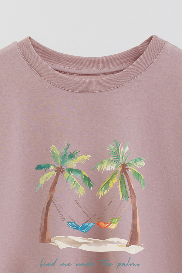 REMERA CROP ESTAMPADA COASTAL UNDER THE PALM