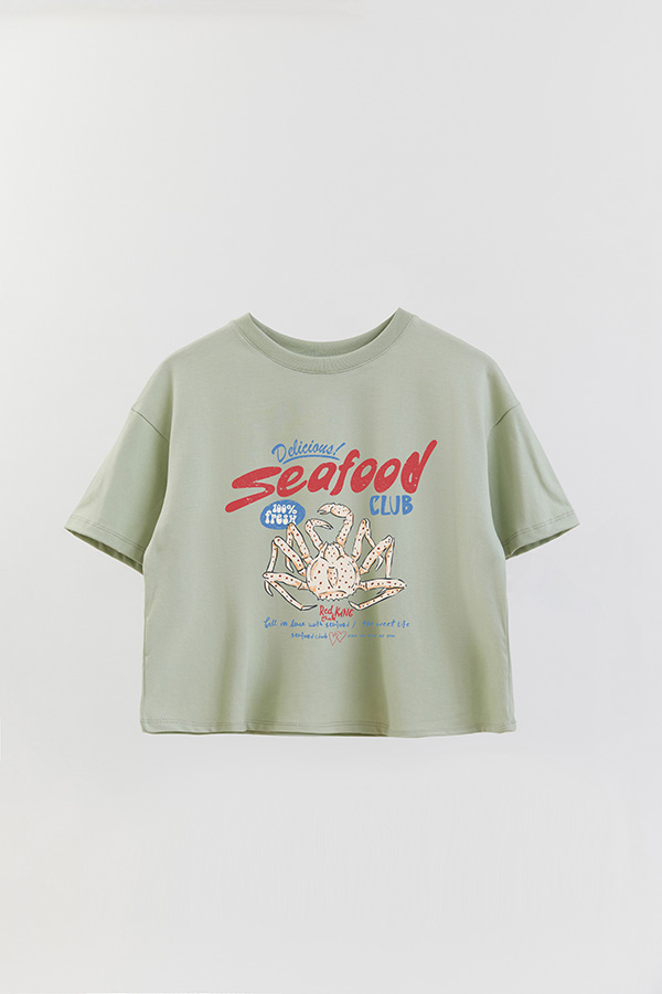 REMERA CROP ESTAMPADA SF DELICIOUS SEAFOOD