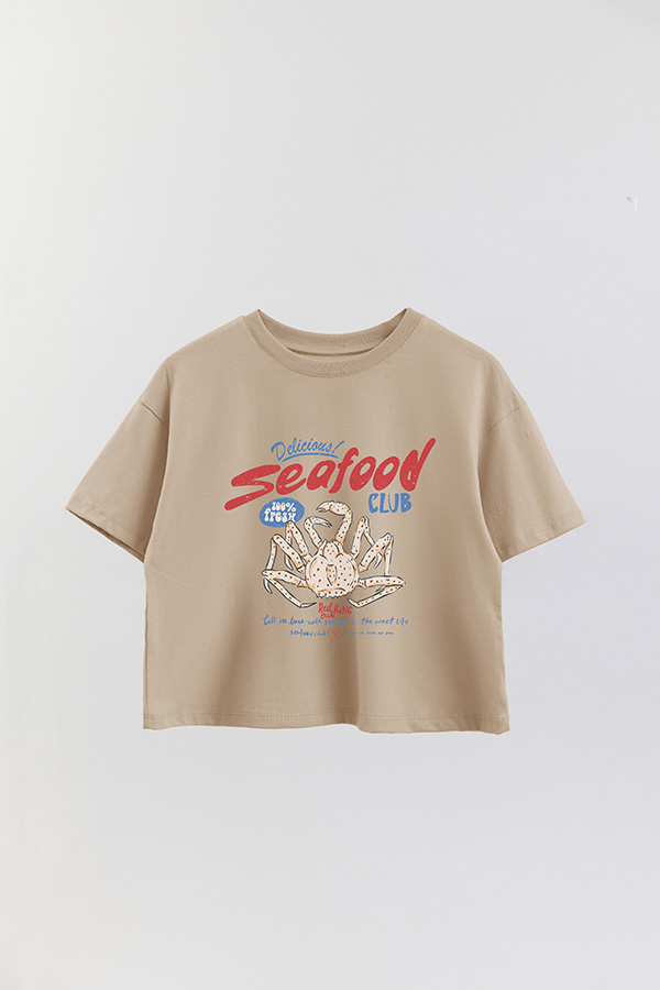 REMERA CROP ESTAMPADA SF DELICIOUS SEAFOOD