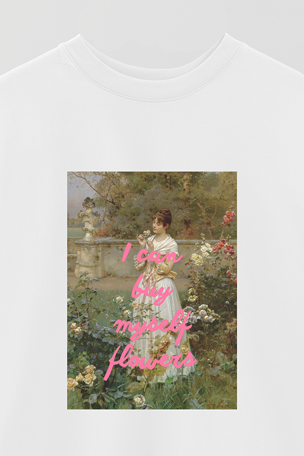 REMERA OVER ESTAMPADA ART COLLECTION 29 I CAN BUY MYSELF FLOWERS