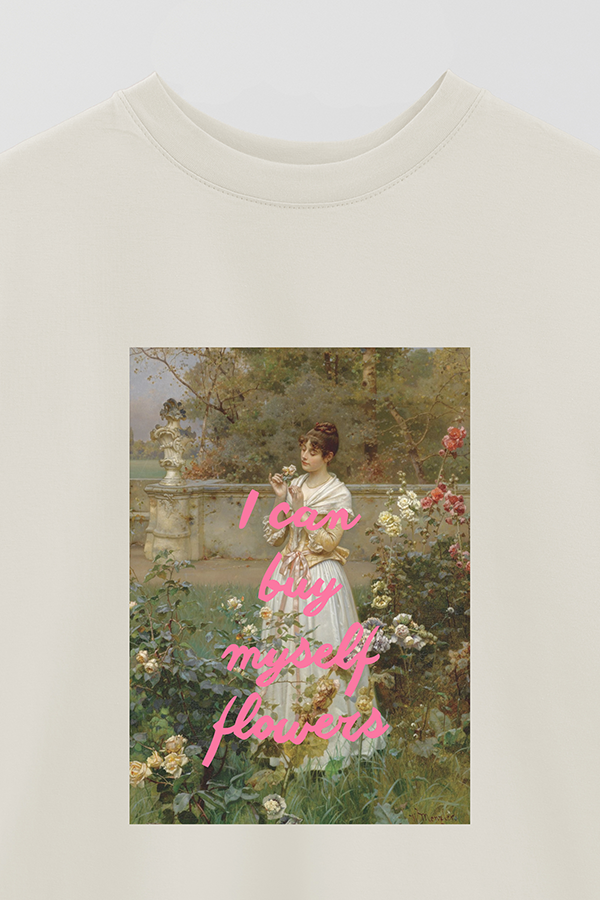 REMERA OVER ESTAMPADA ART COLLECTION 29 I CAN BUY MYSELF FLOWERS